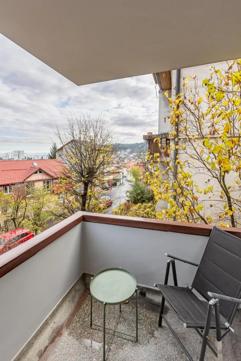 Image 7 of Cranta Hillside Apartment