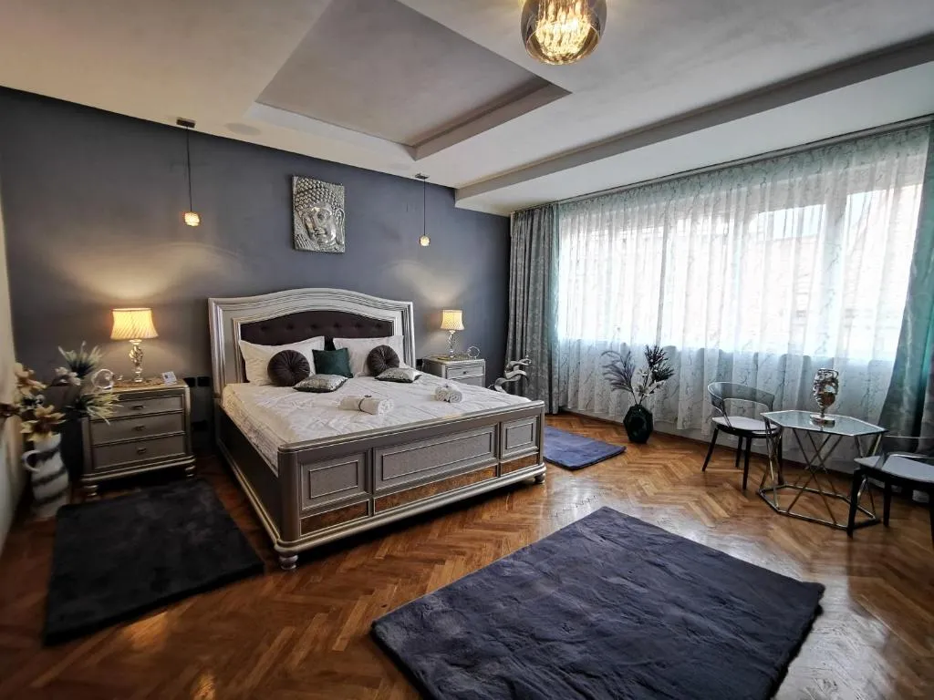 Image 1 of Crystal Central Apartment