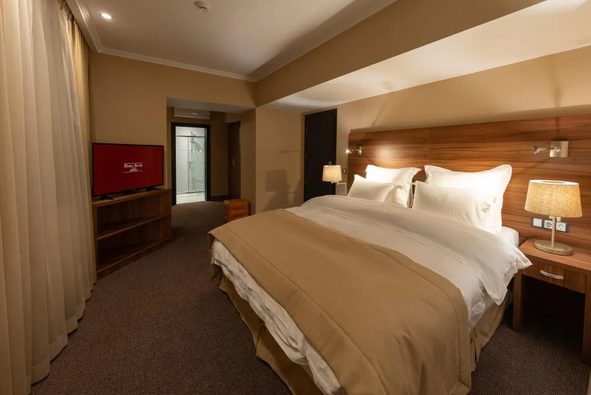 Image 6 of Daria Suite