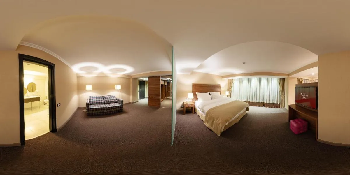 Image 4 of Daria Suite