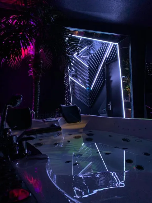 Image 1 of Excentric Studio 2