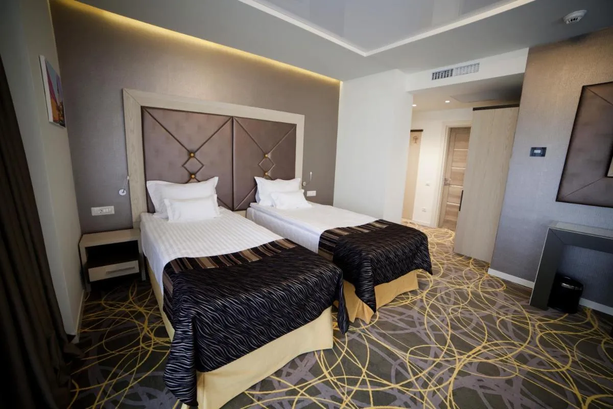 Image 4 of Exclusive Hotel & More