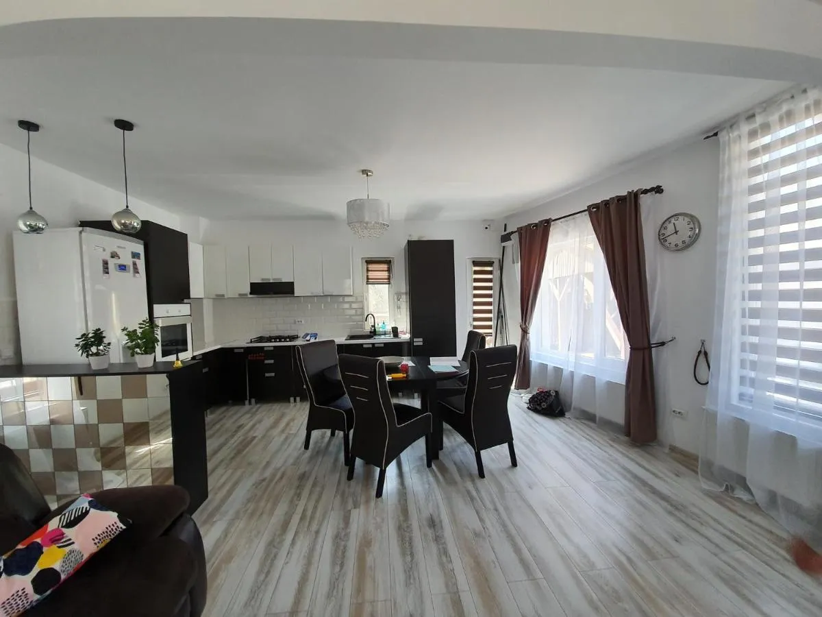 Image 3 of FOX VALLEY VILLA