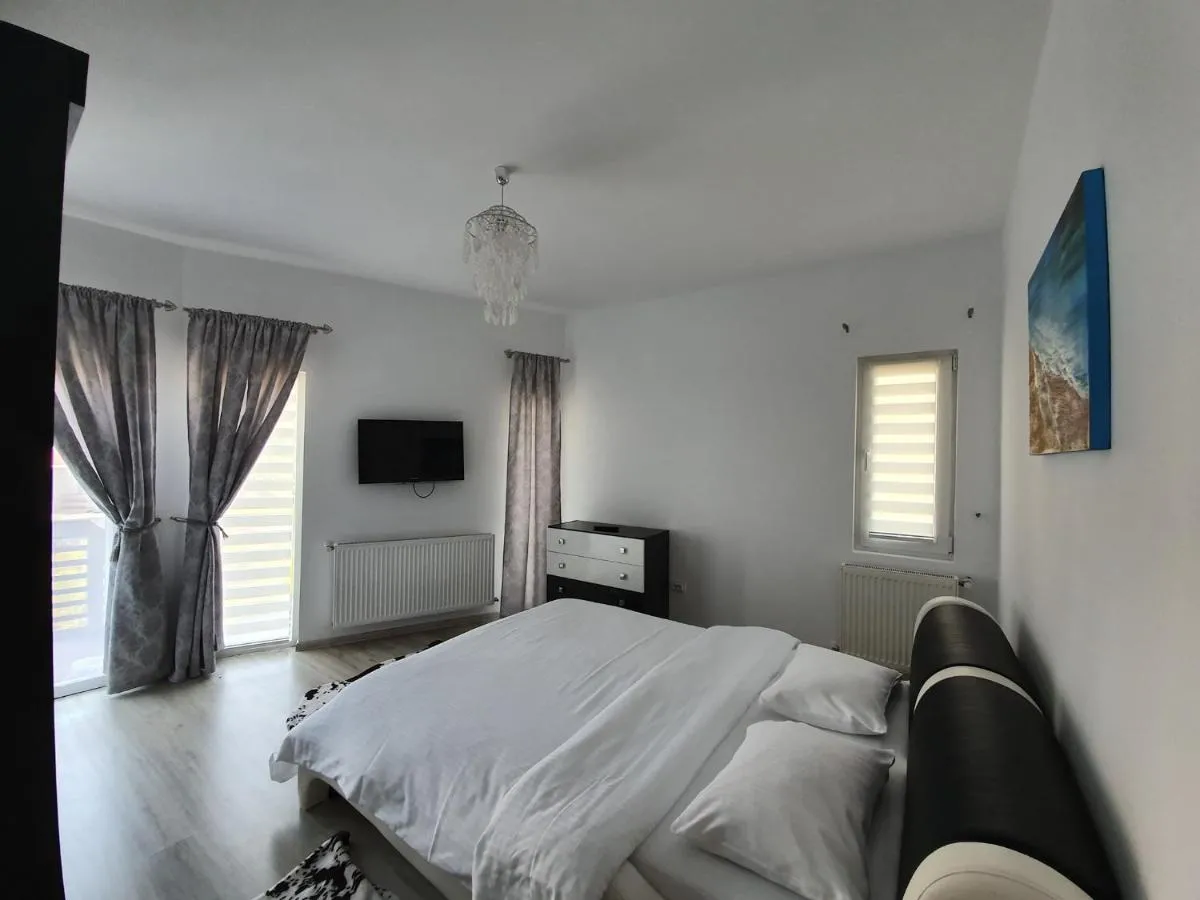 Image 6 of FOX VALLEY VILLA
