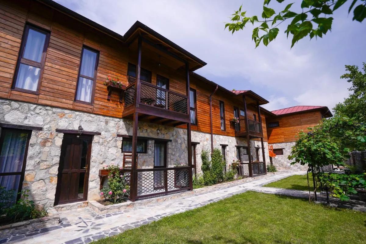 Image 3 of Felix Pension