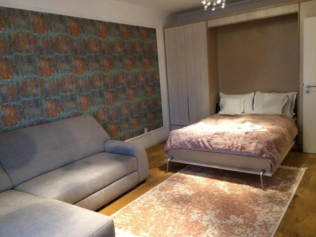 Image 2 of Flori de Iulie Apartamente