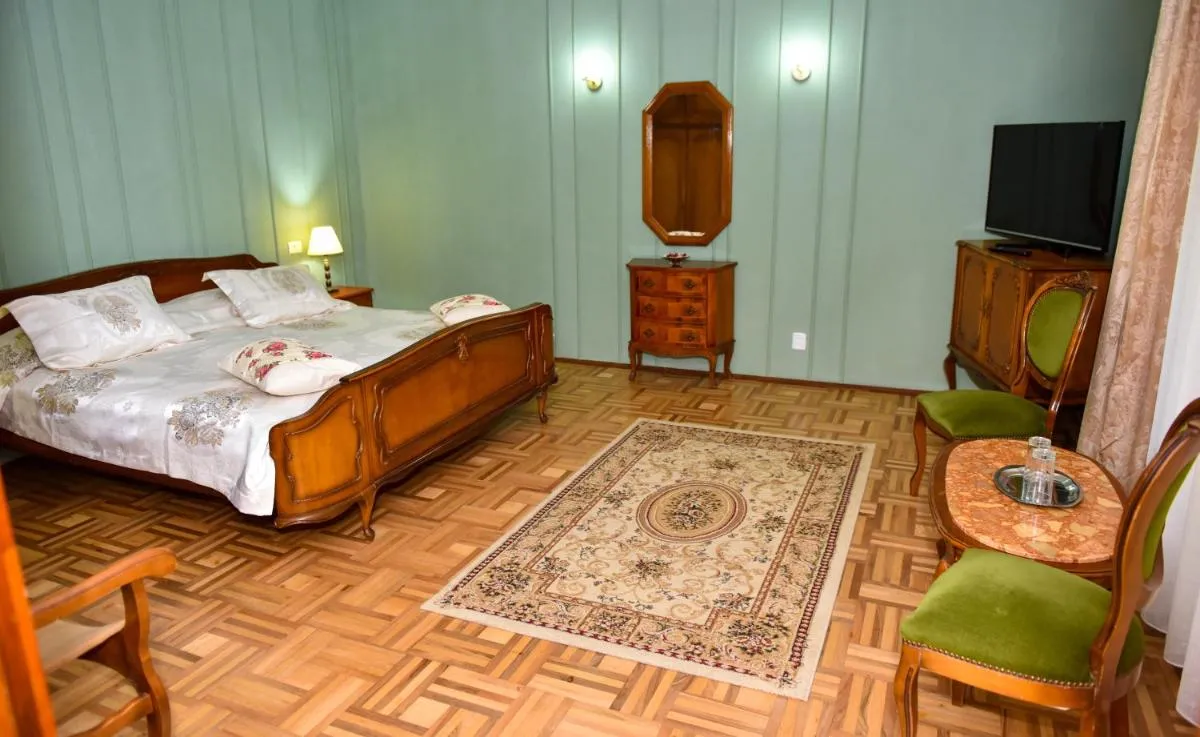 Image 5 of Former Ceausescu’s Vila Crizantema