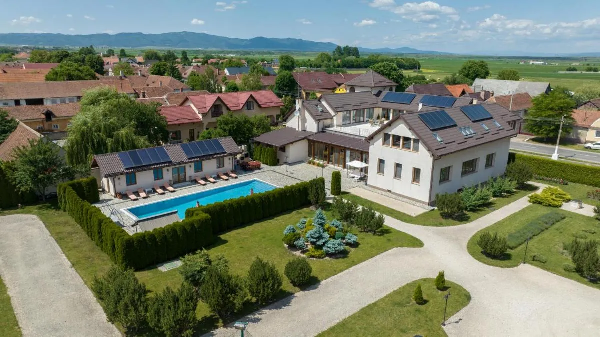 Image 2 of Green Yard Resort Gorgeous property near Brașov