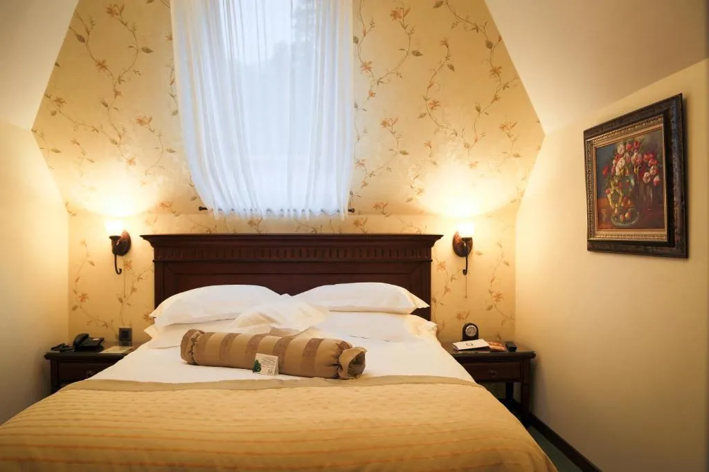 Image 1 of Hotel Foisorul cu Flori