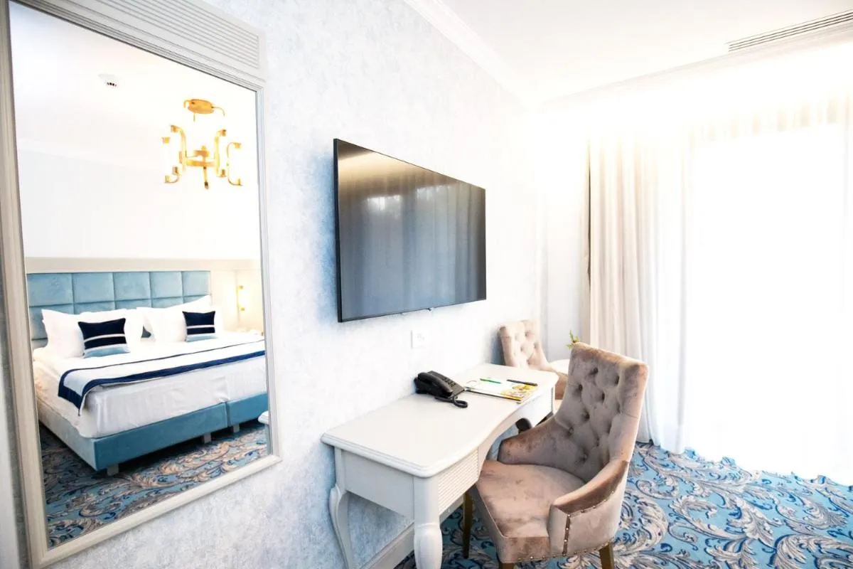 Image 3 of Hotel Foisorul cu Flori
