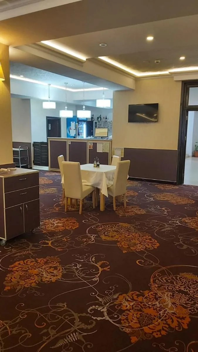 Image 7 of Hotel Story