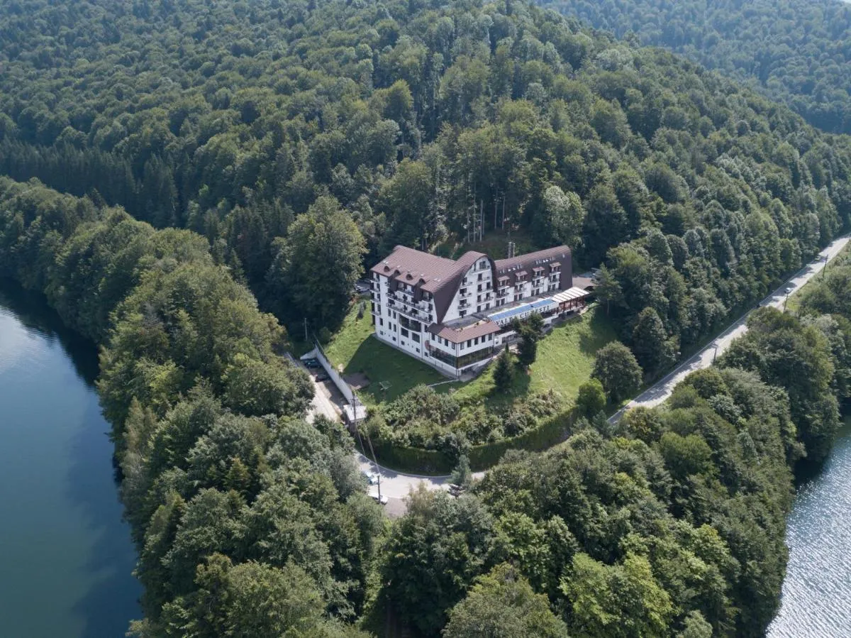 Image 2 of Hotel Valea cu Pesti