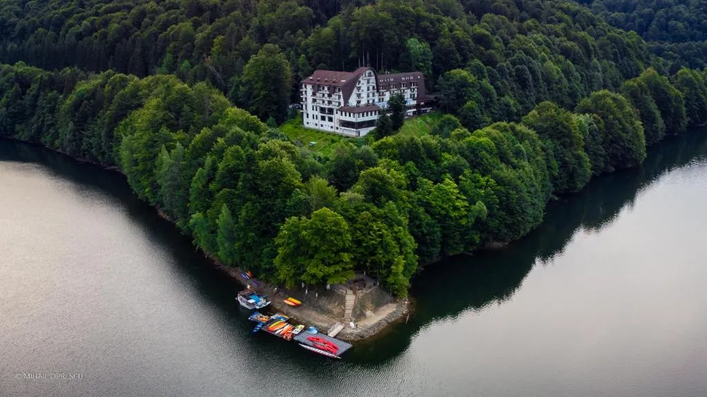 Image 1 of Hotel Valea cu Pesti
