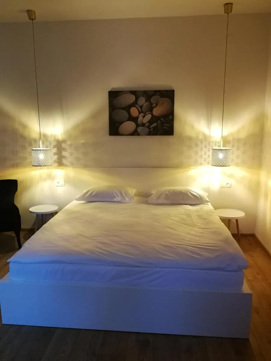 Image 6 of Jules Home