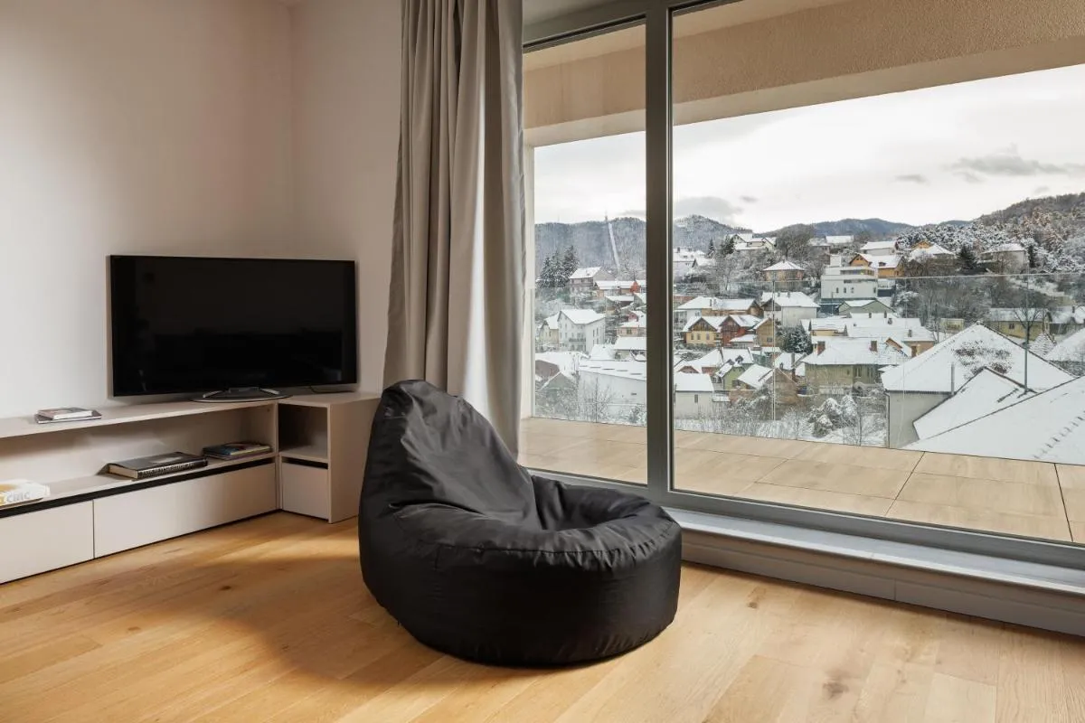 Image 2 of KUDO – Mountain & Skyline view