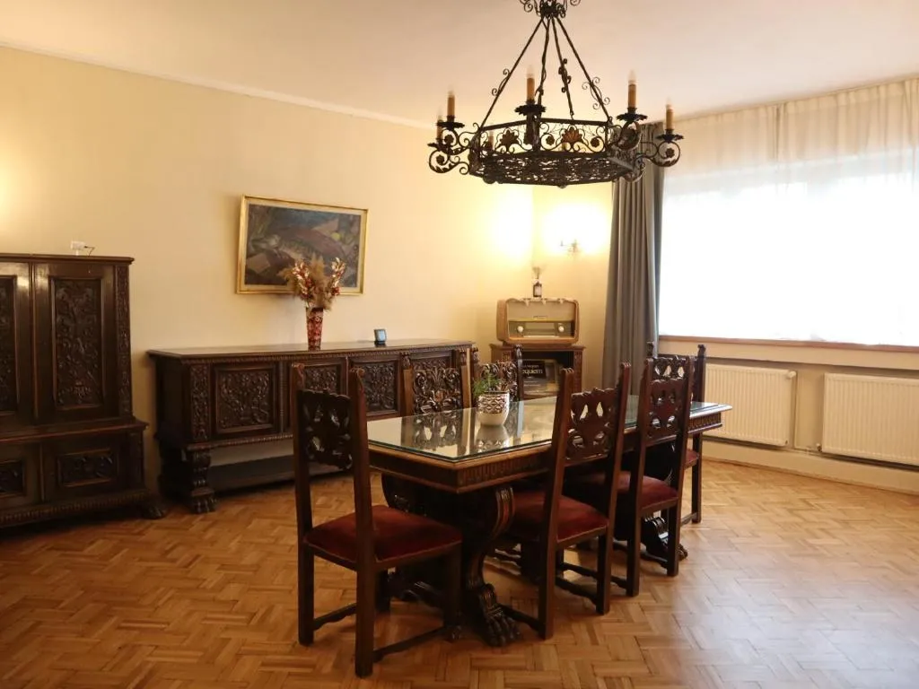 Image 1 of Kesletz House