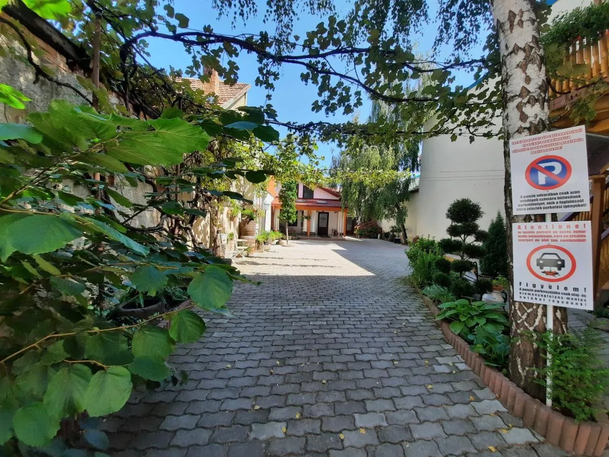 Image 3 of Korona Panzió