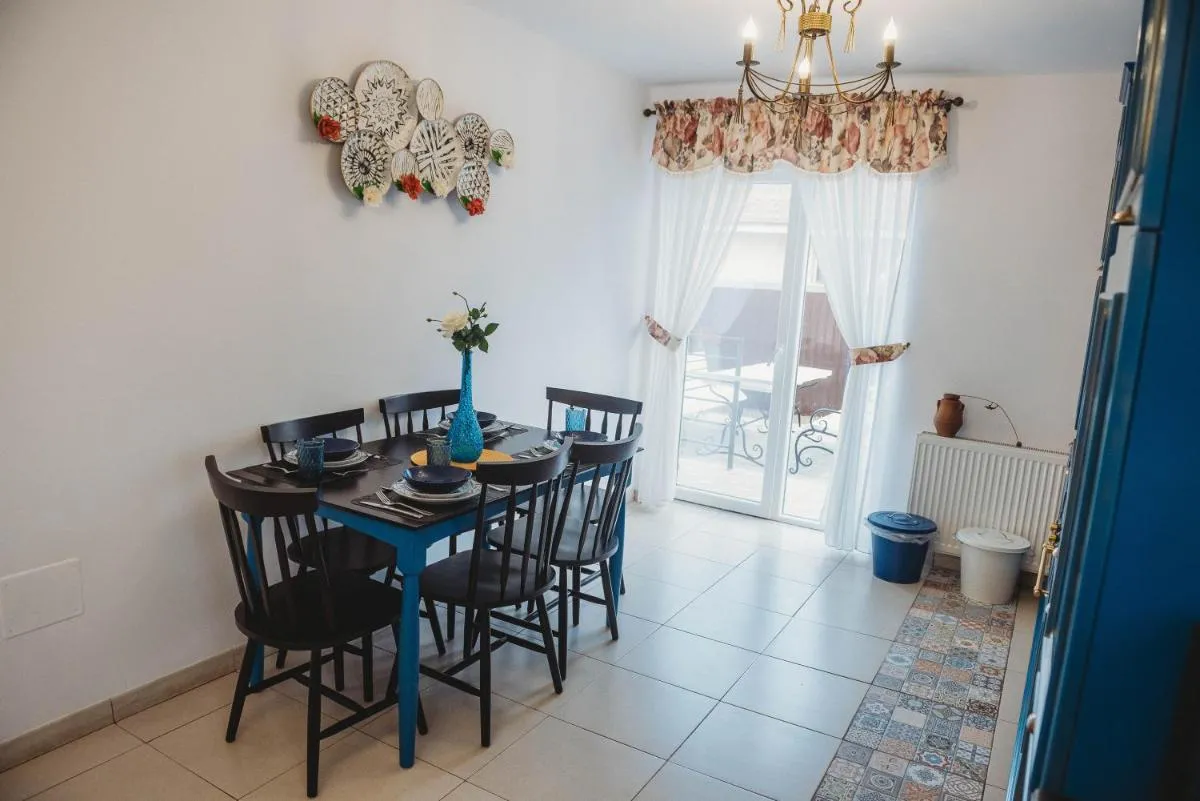 Image 6 of La Contessa Apartament