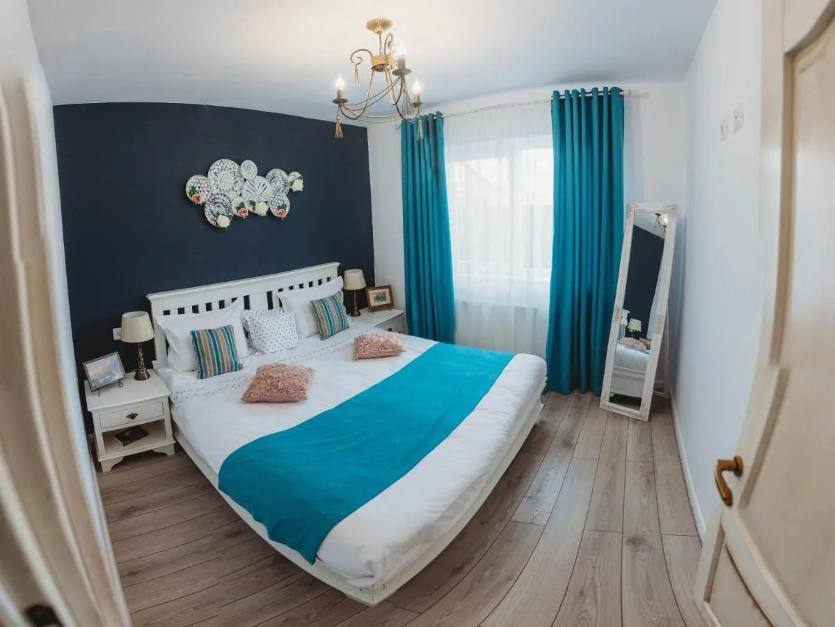 Image 3 of La Contessa Apartament