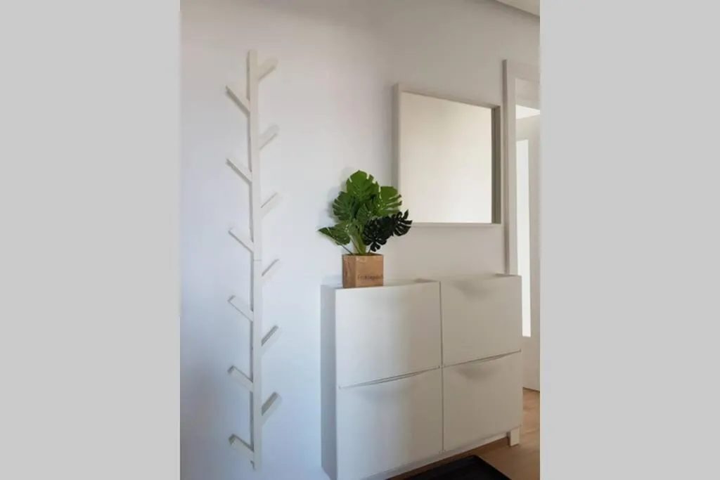 Image 1 of Living Home, apartament cu două dormitoare și două băi