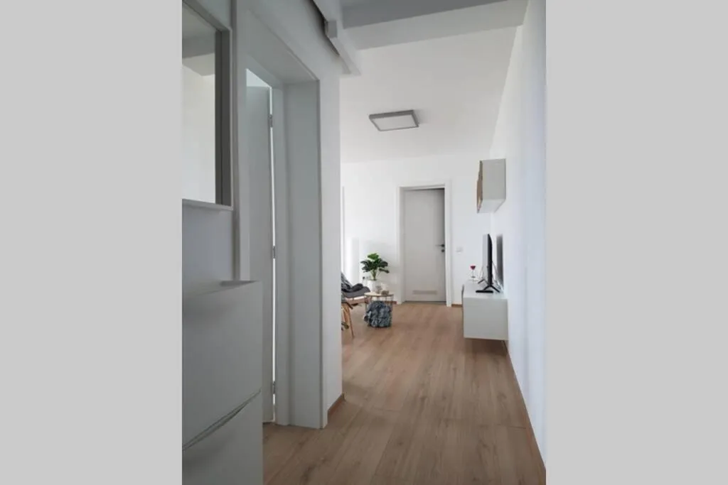 Image 3 of Living Home, apartament cu două dormitoare și două băi
