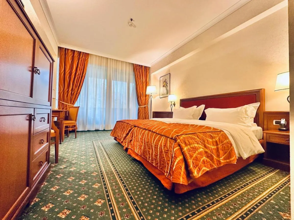 Image 2 of Lux Garden Hotel