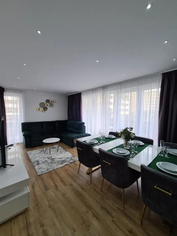Image 1 of Luxury 2 bedroom holiday apartment