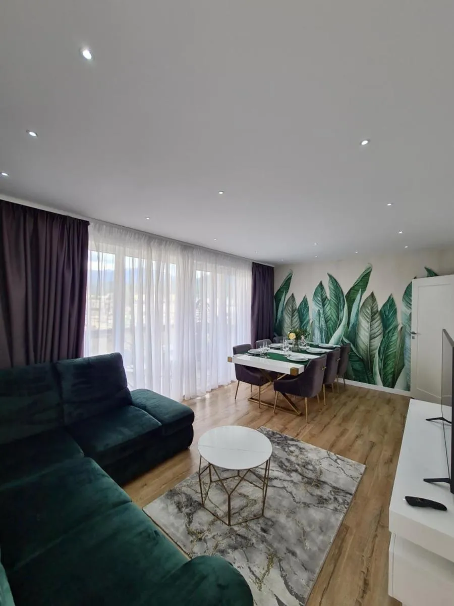 Image 3 of Luxury 2 bedroom holiday apartment