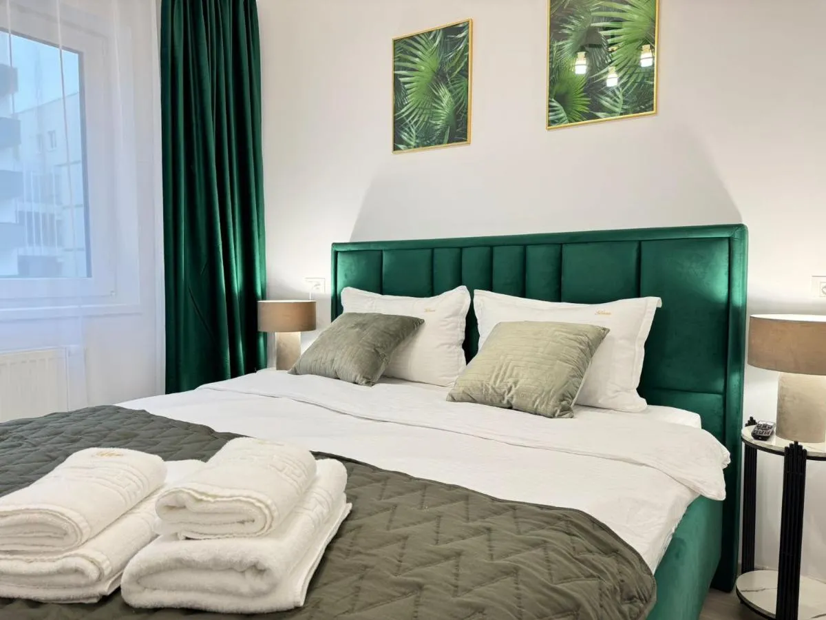 Image 2 of Luxury Glam Apartments Coresi Mall Area