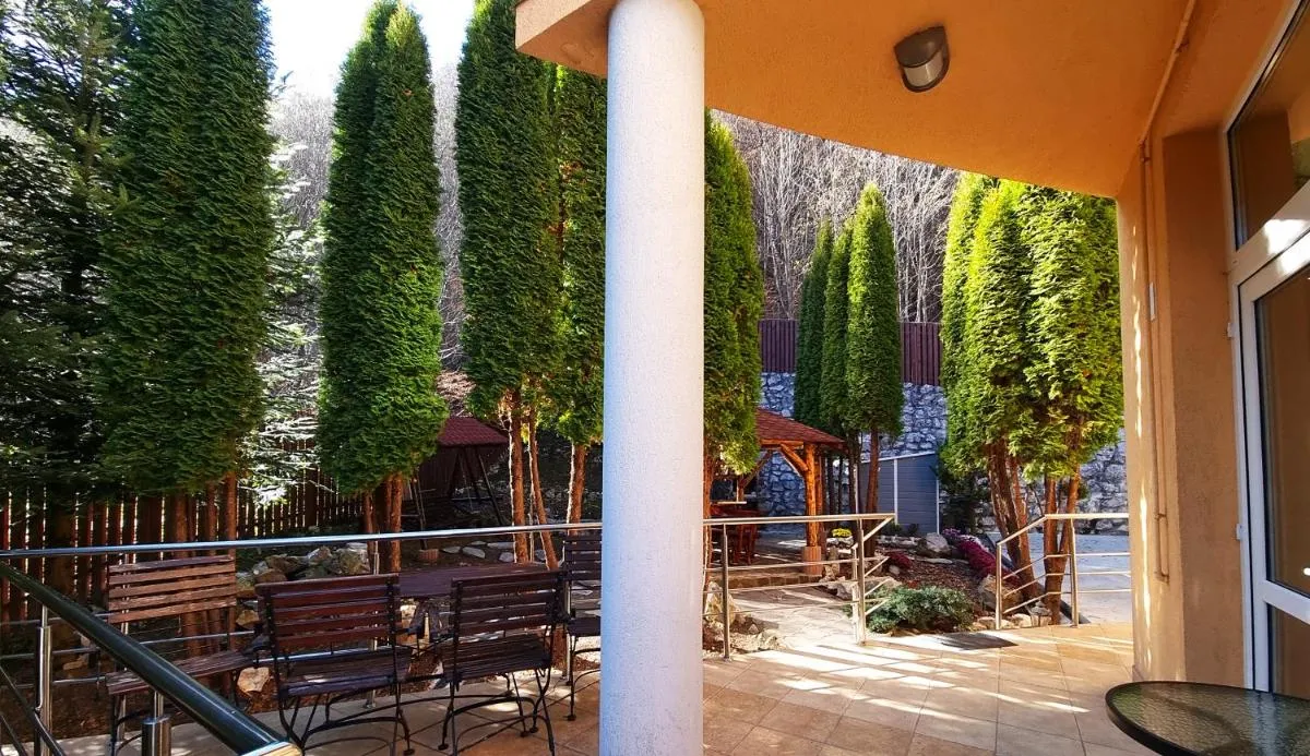 Image 5 of Marble Villa: Luxury estate – central but intimate