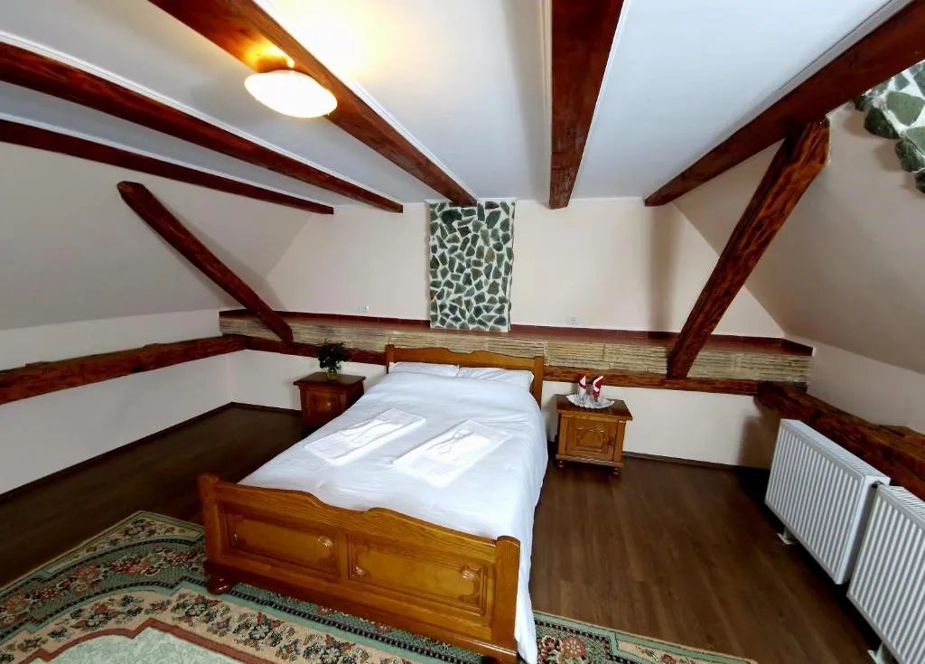 Image 1 of Mehadica House