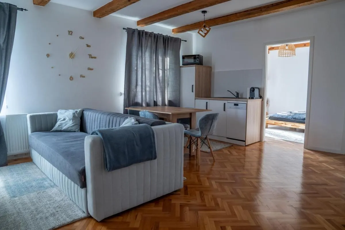 Image 2 of Middle Penthouse