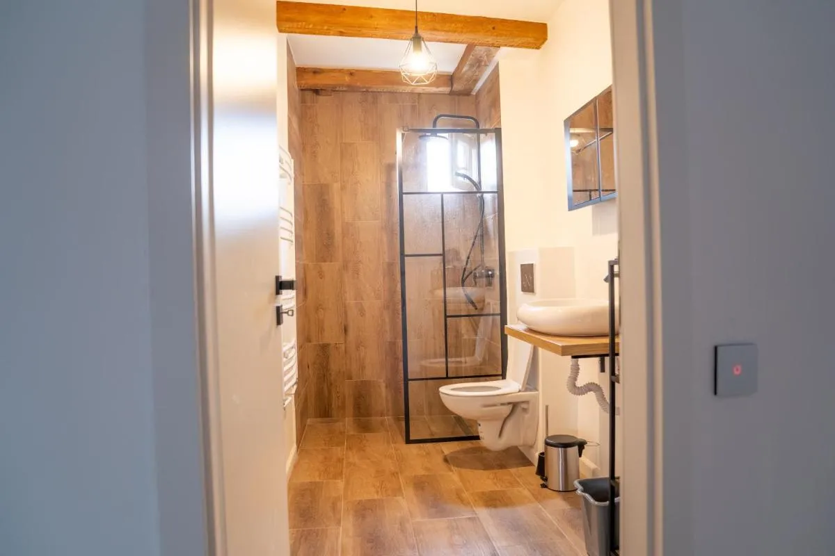 Image 5 of Middle Penthouse