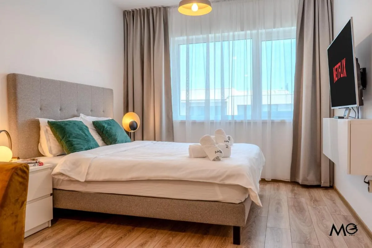 Image 2 of MoHost Accent – Luxury Studio with Mountain View