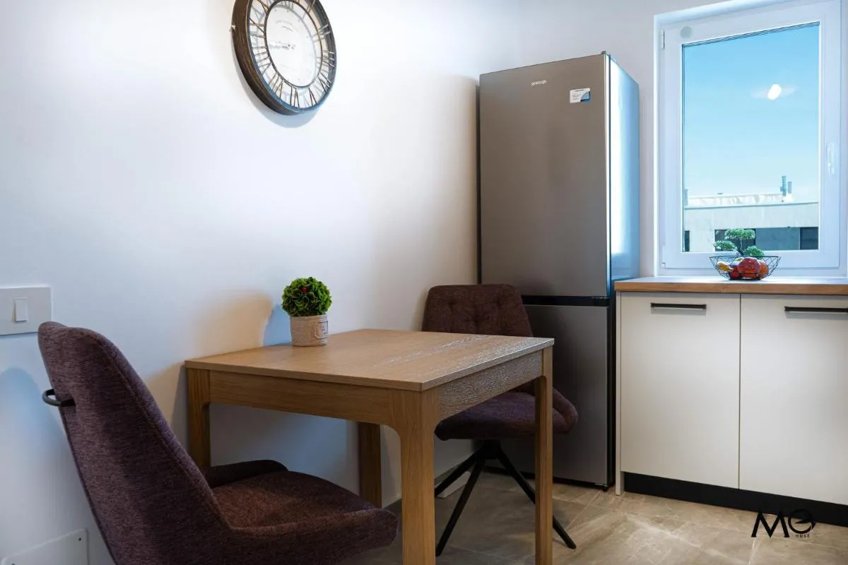 Image 4 of MoHost Accent – Luxury Studio with Mountain View