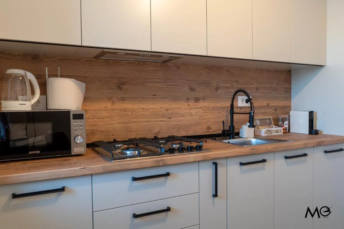 Image 6 of MoHost Accent – Luxury Studio with Mountain View