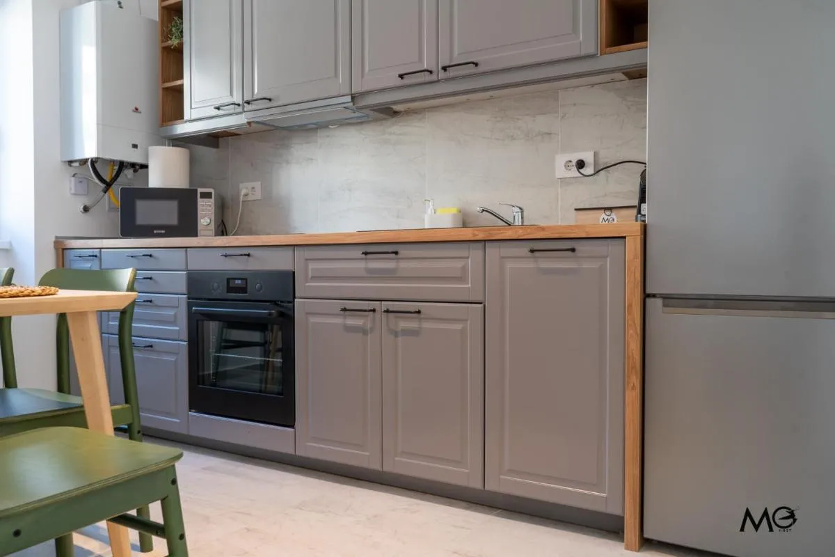 Image 4 of MoHost Green – Your Cozy Studio with Mountain Views