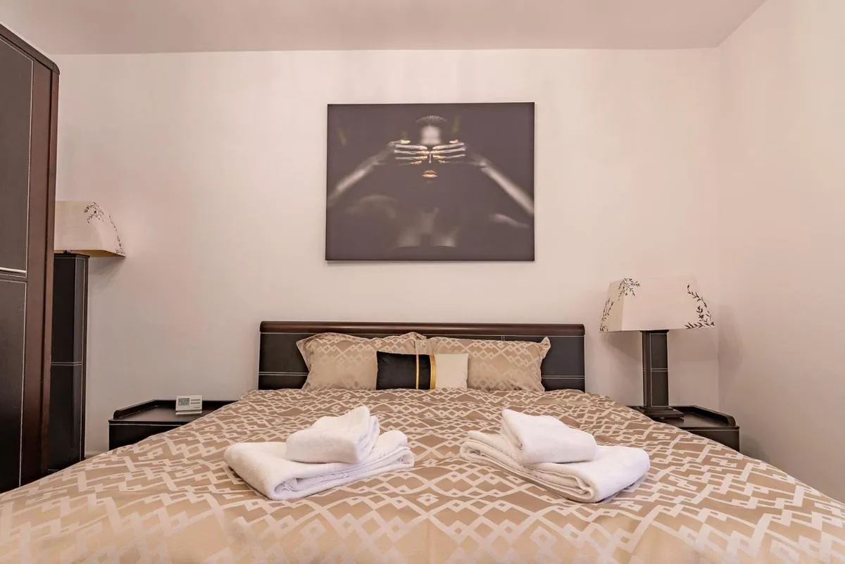 Image 2 of New Central Luxury Studio near AFI Mall and OLD TOWN by MM Host