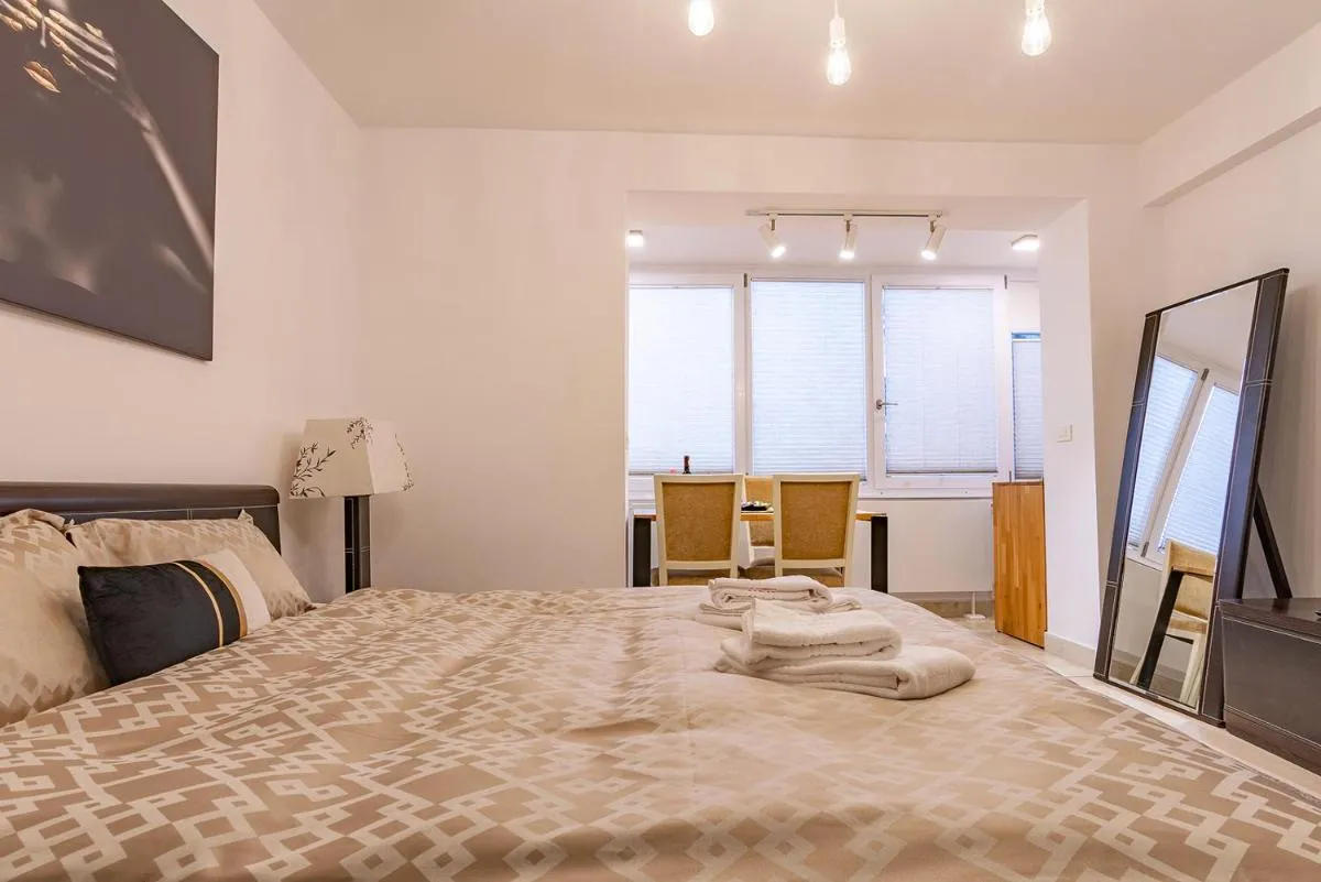 Image 3 of New Central Luxury Studio near AFI Mall and OLD TOWN by MM Host