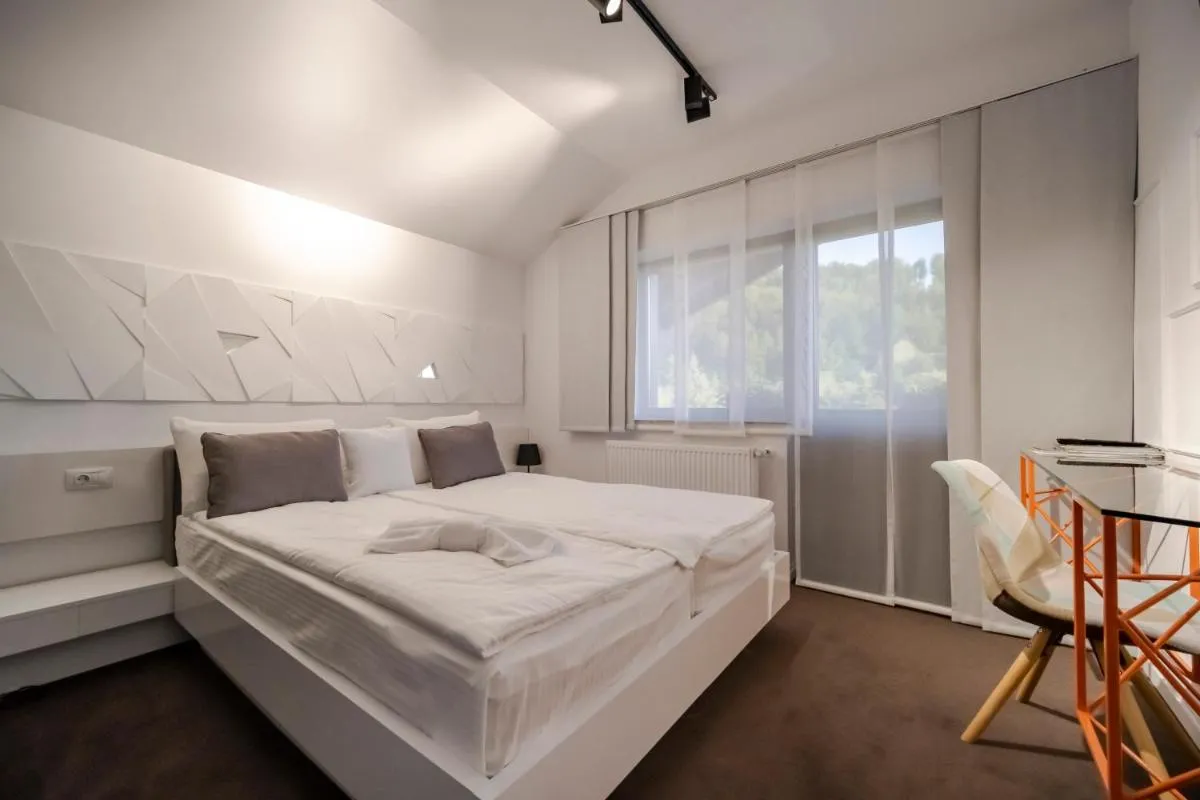 Image 2 of Niro Residence