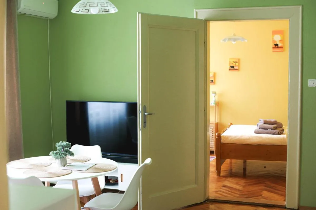 Image 3 of Noni’s Old Town Apartment