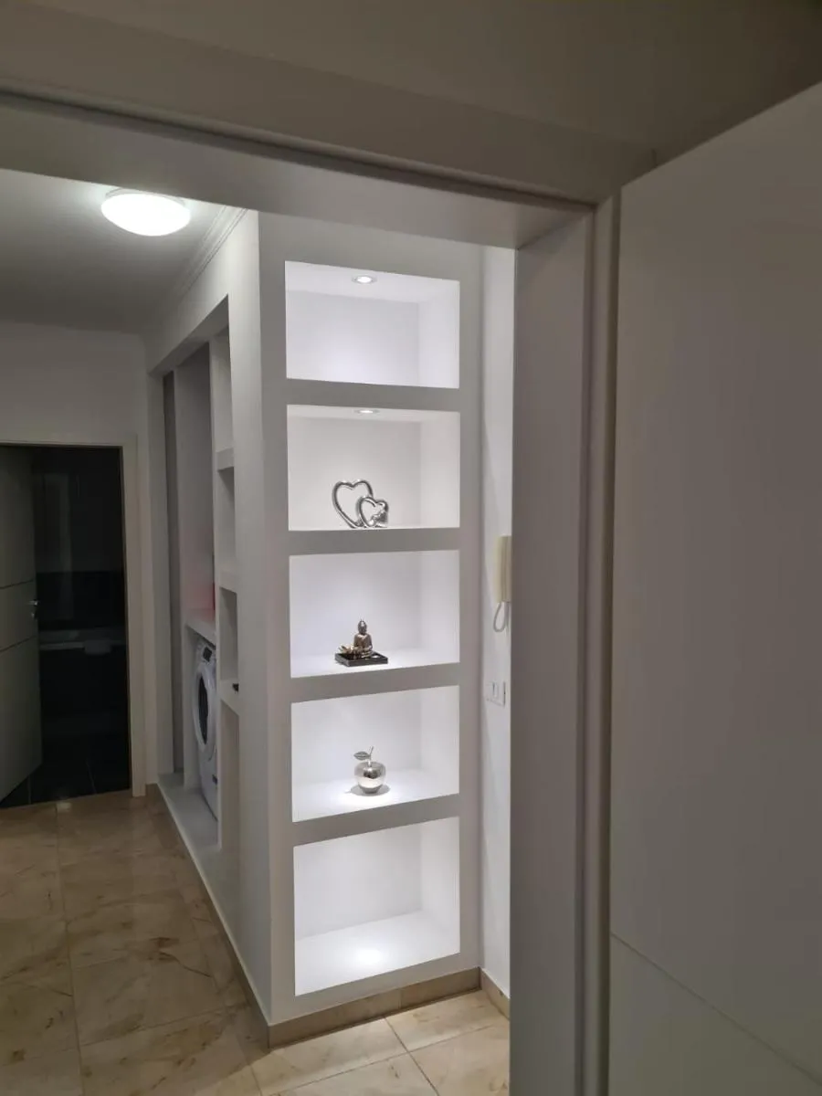 Image 4 of OSCAR HOUSE