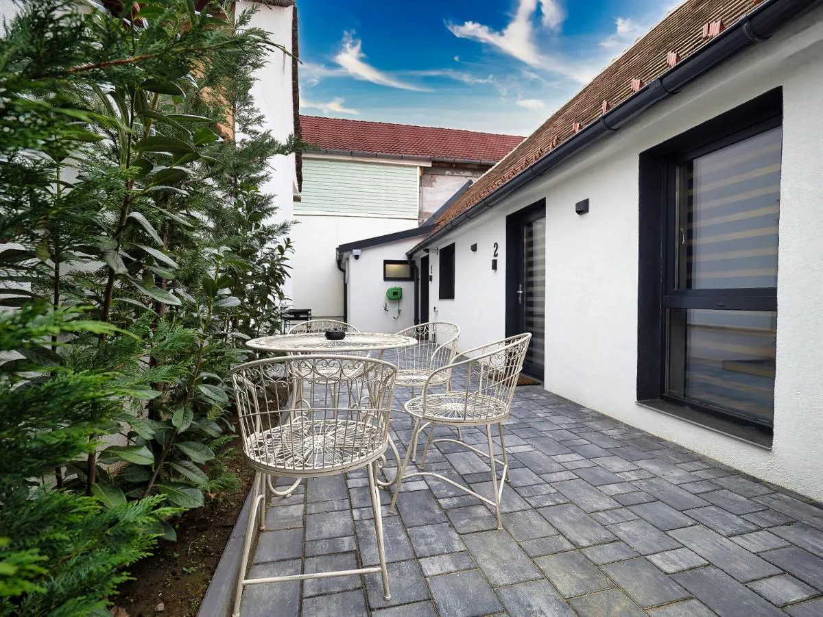 Image 3 of Onyx Studios by Ben Apartments