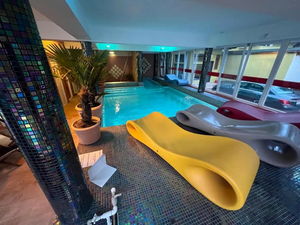 Image 1 of Pensiunea El Plazza