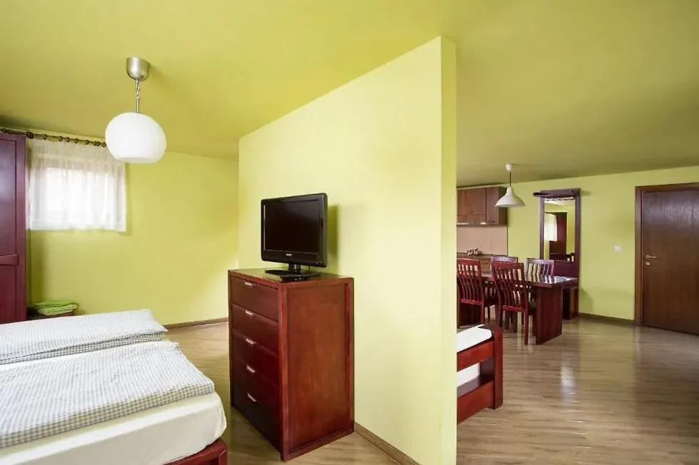 Image 2 of Pilvax Apartment