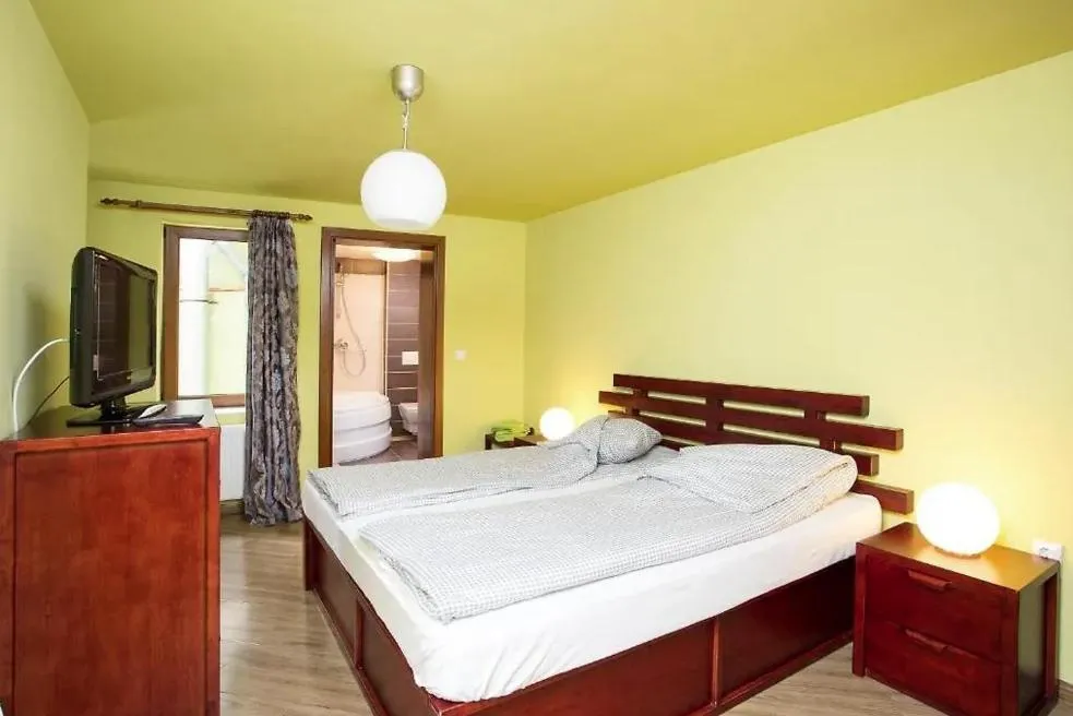 Image 4 of Pilvax Apartment
