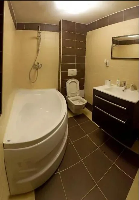 Image 5 of Pilvax Apartment