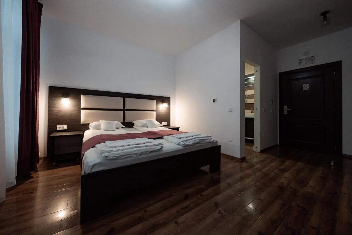 Image 3 of Quantum House