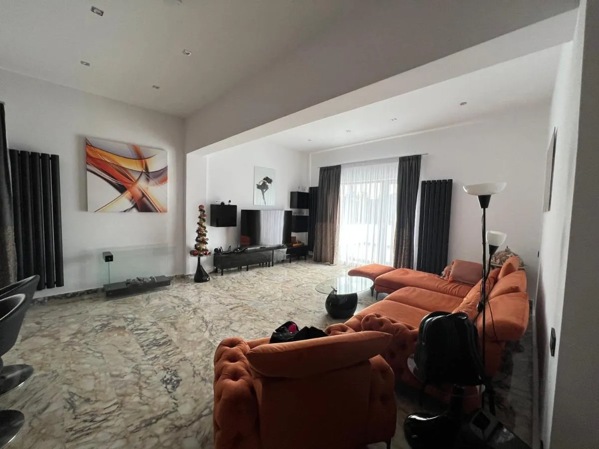 Image 2 of R&B Apartments