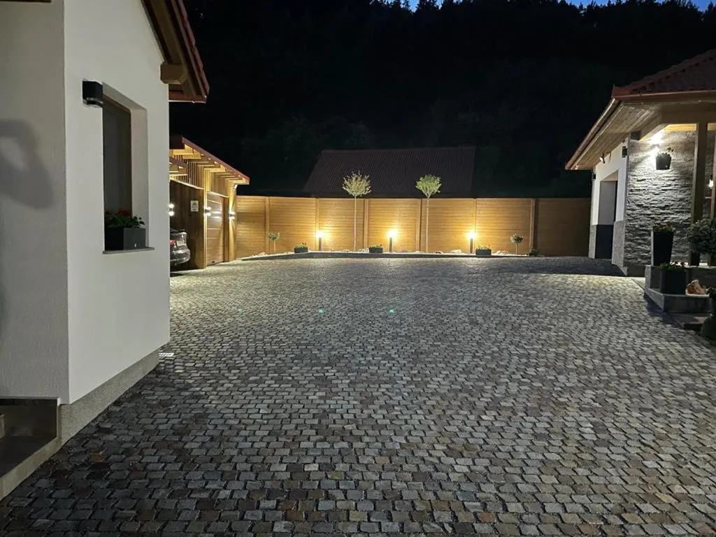 Image 3 of Relax House